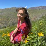 Haneia Maurer Instagram - Afternoon in the valley 🌸🩵