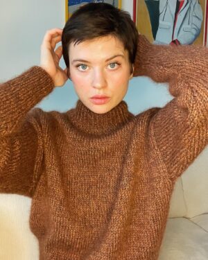 Hanna Ardéhn Instagram - Cozy sweater season 🍂🍁
.
.
Tack @hannaliskapr och @maska.se för att ni hjälper en kall själ att hålla sig varm 🧡