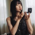 Hanna Chan Instagram - Getting ready with @chanel.beauty for the 42nd Hong Kong Film Awards 🎀 Make up @heisanhung Hair @myos_zivyeung #CHANELMakeup #CHANELFragrance