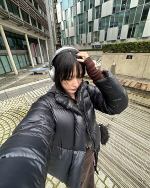 Hanna Chan Instagram - Throwback London in January: freezing 🌬️( ・ ̫・)❅
& @canadagoose keeps me warm~~~