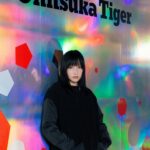 Hanna Chan Instagram - Onitsuka Tiger全新推出的DELECITY，採用極光為主題，鞋帶上綴以閃亮的Swarovski®️水晶，最適合作為今個聖誕節的驚喜禮物～🤫💝 由即日起至12月17日到 Onitsuka Tiger 銅鑼灣 Fashion Walk 旗艦店購買任何產品即刻可以享用Coffee Corner準備嘅美味曲奇！ @onitsukatigerhk #DELECITY #HOLIDAYGIFTS