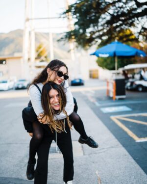 Hannah Marks Instagram - 🐢🎥🔒 That’s our last day on the lot and a picture lock on Turtles All The Way Down 🔒🎥🐢 

Yes, I thought I was doing that thing where it looks like you’re holding the moon…. ugh lol 

thank you @bentheboog