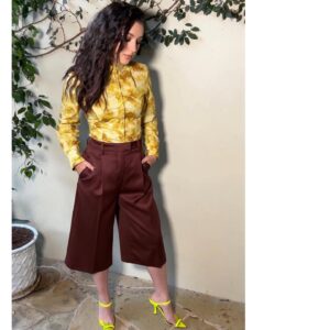 Hannah Marks Instagram - lewk for @filmindependent screening of #dontmakemego tonight ⭐️‼️ on @primevideo july 15th ⭐️⭐️⭐️⭐️⭐️⭐️

mu: @melissa.hernandez 
hair: @brianfisherhair 
styling: @cryoungin 

clothes @vafflalondon shoes @malonesouliers