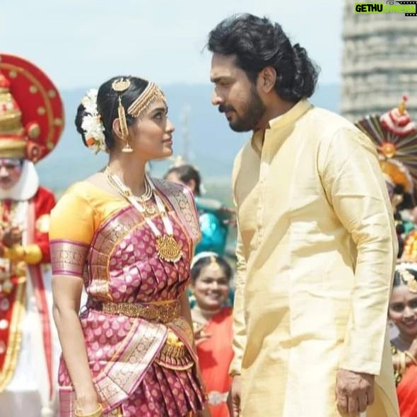 Hannah Reji Koshy - 7.1K Likes - Behind The Scenes of DNA..
@nanafilmweekly
#malayalamsong #DNA