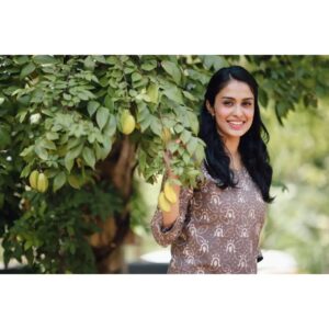 Hannah Reji Koshy Instagram - When you start posing between shots...🤗

Pic credit @toms_g_ottaplavan 

@oru_ronaldo_chithram
