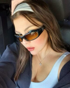 Hannah Zeile Instagram - slide 3 is the sexiest