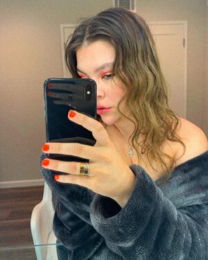 Hannah Zeile Instagram - 🍊🧡