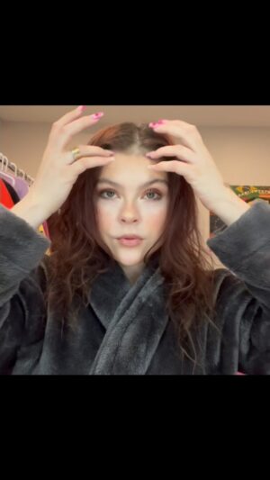 Hannah Zeile Instagram - an unreleased song as a valentine gift from me to you💘 #originalmusic #makeup #grwm