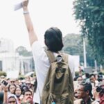 Hannah Al Rashid Instagram – Selamat Hari Kartini 💕✨

Image Kartini yang berkebaya selalu ada dimana-mana. Tapi setelah saya membaca surat-surat Kartini, imajinasi saya berliar membayangkan perempuan hebat ini yang sejujur-jujurnya berjiwa rebel. Rebel pada zamannya. 

Berani speak up, berani membantu orang banyak, berani melawan, sambil berkebaya. 

Please please cari dan baca surat-surat beliau…sangat menginspirasi 📚🙌🏼💕

Yuk kita ikut belajar berani seperti Kartini…lawaaaaaaan girls! ✊🏽💕✨

#kartini 
#rekomendasibuku
#bookrecommendations 
#books
#reading