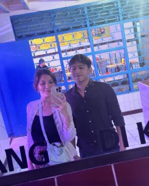 Hannah Al Rashid Instagram - Sulselkuuuuuuuuu dan seluruh isinyaaaa terlove selaluuuuu🫶🏼💕☀️🫦✨💥 

Terima kasih untuk energi baiknya teman-teman…hanya satuji yang kurang ok trip ini….nda ada yang bisa jelaskan dengan clear apa artinya dan kapan dipakainya kata Tawwa 🤣 mungkin teman-teman bisa bantu jelaskan di comments 🤣🤣🤣🤣

#sulawesi