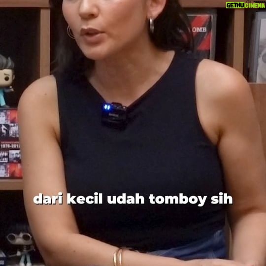 Hannah Al Rashid Instagram - @rocknal dan @tikeprie kedatangan 2 perempuan cantik jago silat @hannahalrashid & @ismimelinda di episode terbaru RoTivi👍 Ternyata pengalaman mereka seru-seu banget nih gimana bisa cinta banget sama yang namanya silat👍 Tonton episode lengkapnya di Youtube RoTivi‼️ #RoTivi #RonalTike #hannahalrashid #ismimelinda #pencaksilat