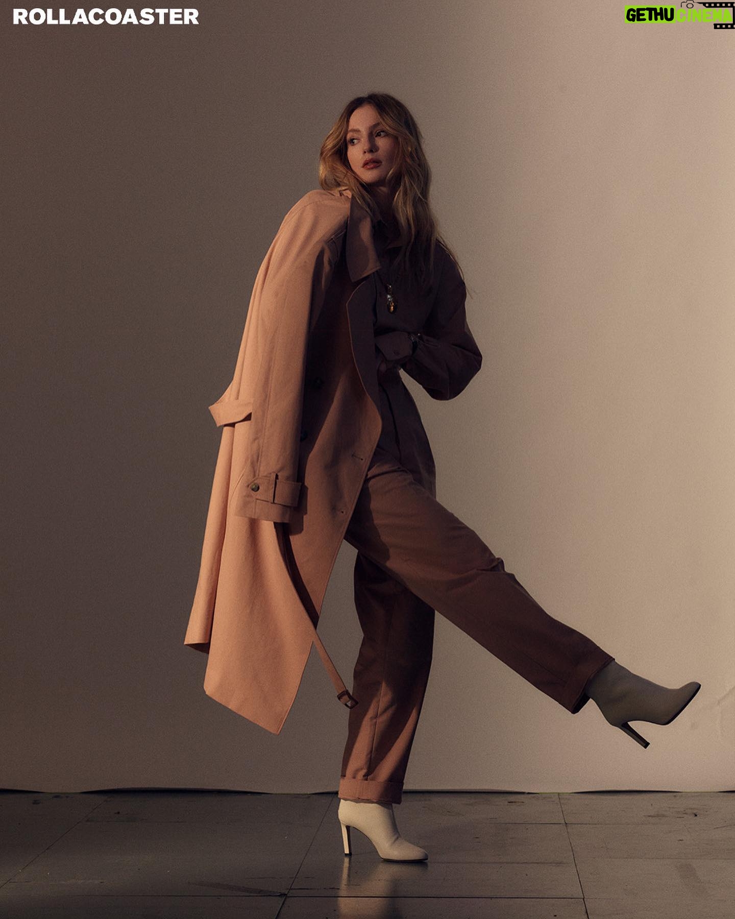 Hannah Dodd Instagram - “In 10 years time, I really hope I’m still doing this and still enjoy doing this. I want to get over my imposter syndrome and prove to myself that I deserve to be here. I think that’s the main goal: being here but a more confident version.” Covering our Winter 2022/23 issue, star of Enola Holmes 2 and Bridgerton season three @hannahfkdodd talks battling imposter syndrome, relinquishing control and “slowly” climbing the ranks to stardom 🌹 Pre-order the issue now by visiting our #linkinbio @hannahfkdodd wears @omega Photography @rhysframpton Styling by @harrietnicolsonstylist at @gary_represents Words by @ellaxwest Editor @ellaxwest Makeup by @lisalaudat1 at @thewallgroup Hair by @stefanbertin at @thewallgroup Nails by @christiehuseyin at @davidartistsltd Art Director @aparna_aji Production Director @bencrankbencrank Producer @isabellacoleman_ Production Intern Frankie Baumer Fashion Assistant @imymoore Special thanks to @indrastudios