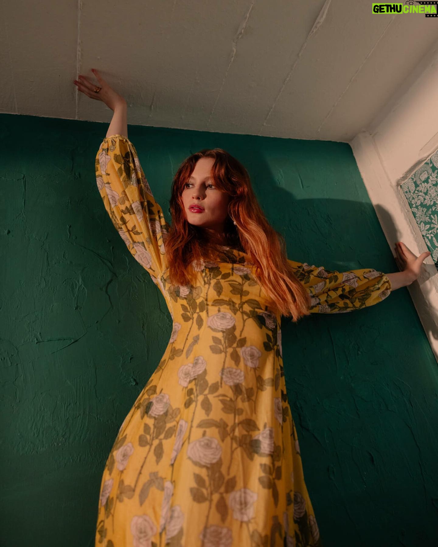 Hannah Dodd Instagram - @the_italian_reve cover story out now! Thank you to the team: Photos&Video by Johnny Carrano. Styling by Sofia Lazzari. Makeup by Kim Kiefer. Hair by Christopher Gatt. @oliviabellmanagement