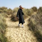 Hannah Dodd Instagram – Social battery: 0. Camera roll: 100. Love is the best 💛💫 x