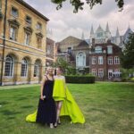 Hannah Dodd Instagram – Tinker Bell went to the ball 💫. Thank you @bulgari for a magical evening x
Styled by @sarahroseharrison / @styledbysrh 
Hair @rosskwan 
Make up @oliviadeveymakeup 💛