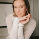 Hannah Einbinder Instagram - to be lensed by @sandyhonigphoto for @elleusa is a tonic for the soul and spirit. @sweetbabyjamie @jerrodrobertshair @erinleesmith