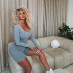 Hannah Elizabeth Instagram - Summer Glow ☀️ in @FashionNova . . . 🔎 search : Daisy snatched romper in Heather Grey . #FashionNova #FashionNovababe #ad