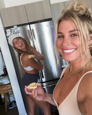 Hannah Goldy Instagram - Some things change, while others remain the same ❤️

Happy Birthday Bestie. Thank you for always being my partner in crime, my devils advocate, the voice of reason when I need it, the shoulder to cry on when i’m hurting, and the person to laugh uncontrollably with, mainly at ourselves because we’re hilarious 😂 

10 years of friendship turned into a sisterhood that will last a lifetime. I love you to the moon and back a million times. I hope you have the most amazing day. Cheers to you babe, you the realest 🖤
