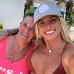 Hannah Goldy Instagram – Happy Mother’s day Mama 🤍