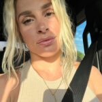 Hannah Goldy Instagram – ☀️🤍