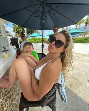 Hannah Goldy Instagram - Life with my best friend 🤍
