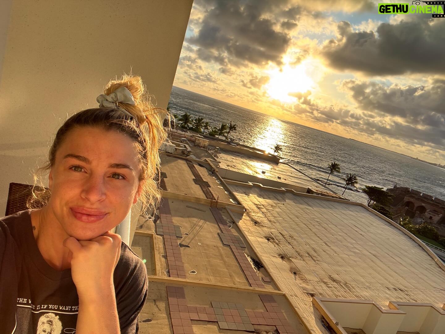 Hannah Goldy Instagram - Beyond grateful for beautiful moments like these 🧡