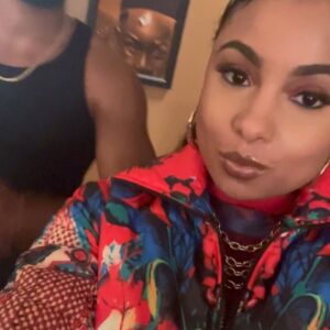 Hannaha Hall Instagram - “Ya’ll share that” 

@shothechi @showtime #chiFam
