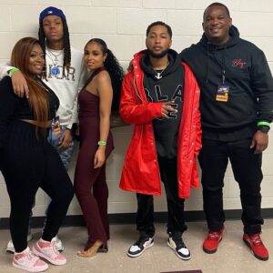 Hannaha Hall Instagram - #BIGJAM with the cast!
Thank you @wgci #THECHI