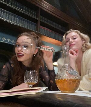 Hannah van der Westhuysen Instagram - Fashunably late to the bts but look at these beautiful humans being cute and stuff!!!!