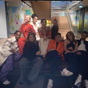 Hannah van der Westhuysen Instagram - Proud dad alert!

S2 is out now @fatenetflix @netflix 🧚‍♂️