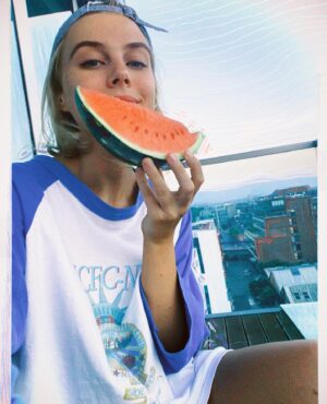 Hannah van der Westhuysen Instagram - @elisha_applebaum carried me a watermelon and I was really thrilled about it