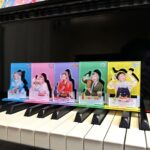 Harami-chan Instagram - #ハラミちゃん5周年ツアー ついにグッズ発表だぬーー！😳🏅🌈✨ 5周年なので5色展開が多くめっちゃカラフルで元気出る🫶 今回もお米さんに愛こめてハラミがイラスト描き下ろしたにょん🎨 みんなどれ狙う❓ (ハラミはお煎餅😂笑) 📍EC販売 5/16(木)20:00〜 mumoショップにて 📍会場販売 5/17(金)サントリーホール15:00〜 ※シンフォニーホール以降の公演13:30〜