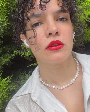 Hare Sürel Instagram - Gömleğimi annem dikmiştir, ama ne özen🪡
Seni seviyorum annecim🤍🦘