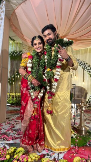 Harika Sadu Instagram - Married ❤️ 

Makeup @jeru_bridal_studioo 
Hairdo @shadesofyourdream 
Blouse @sesha_bridalwear 
Jewellery @chennai_jazz 
Bangles @swathy_creative_bangles 
Flower @redbridal_flowers