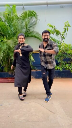 Harika Sadu Instagram - Venmegam Pennaga oruvanatho ❤️🐣