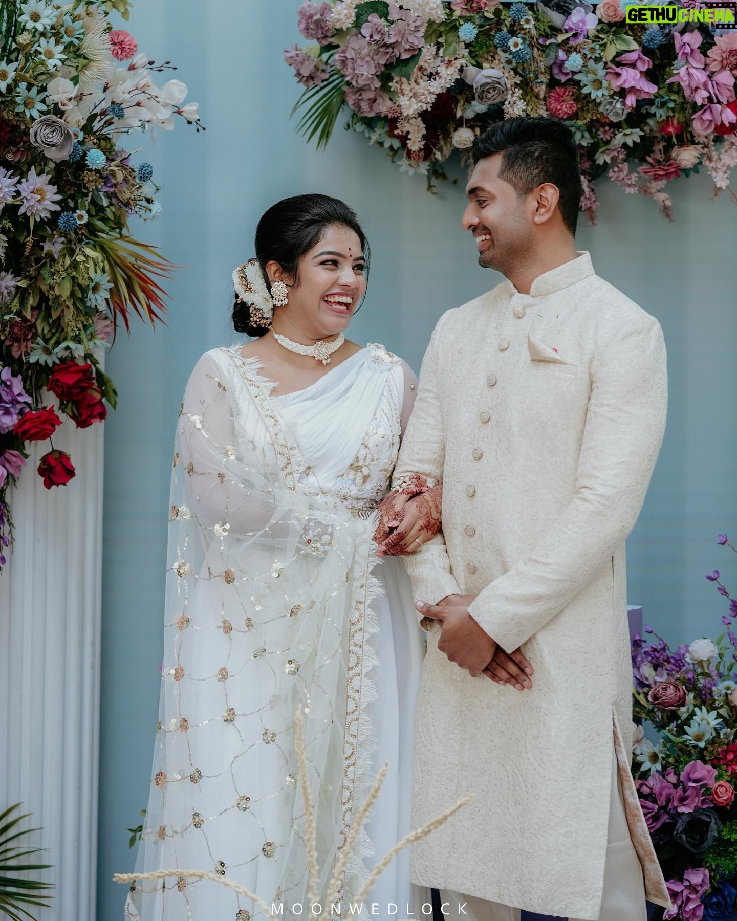 Haritha Nair - 14.2K Likes - Good days are here🥹💞
Decor- @red_dot_events
Photography- @moonwedlock
Mua- @rechusajeemakeupartist
Cake- @pastel_bakes_