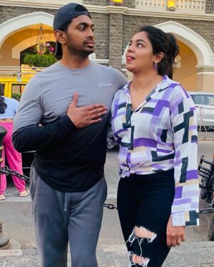 Haritha Nair Instagram - Happily inDEPENDENT on this Man❤️
Thank you for being the best Fiancé❤️
Thank you for making my 28th the best❤️
Long message alert in dm😛