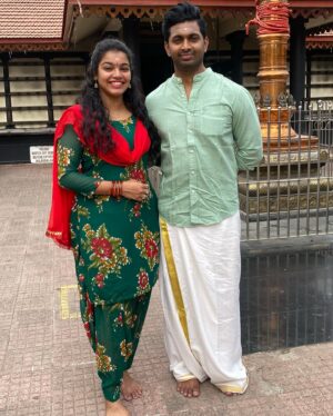 Haritha Nair Instagram - Happily inDEPENDENT on this Man❤️
Thank you for being the best Fiancé❤️
Thank you for making my 28th the best❤️
Long message alert in dm😛