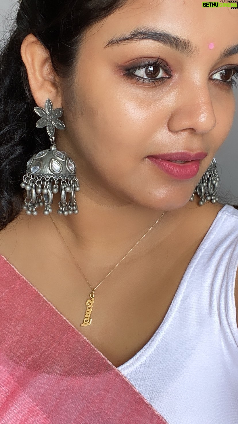 Haritha Nair - 52.1K Likes - One reason why I've stopped putting transition reels!! Khud hi saaaaaf karnaaa padtaaa haiiiiiii😢
But il get back after september,as @sanoj_riyan will help me clean,alle baby?😛