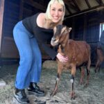 Harley Quinn Smith Instagram - Sonoma ❤️‍🔥🍷🕊️🐷🦩 part one of a dreamy vegan vacation 🎀