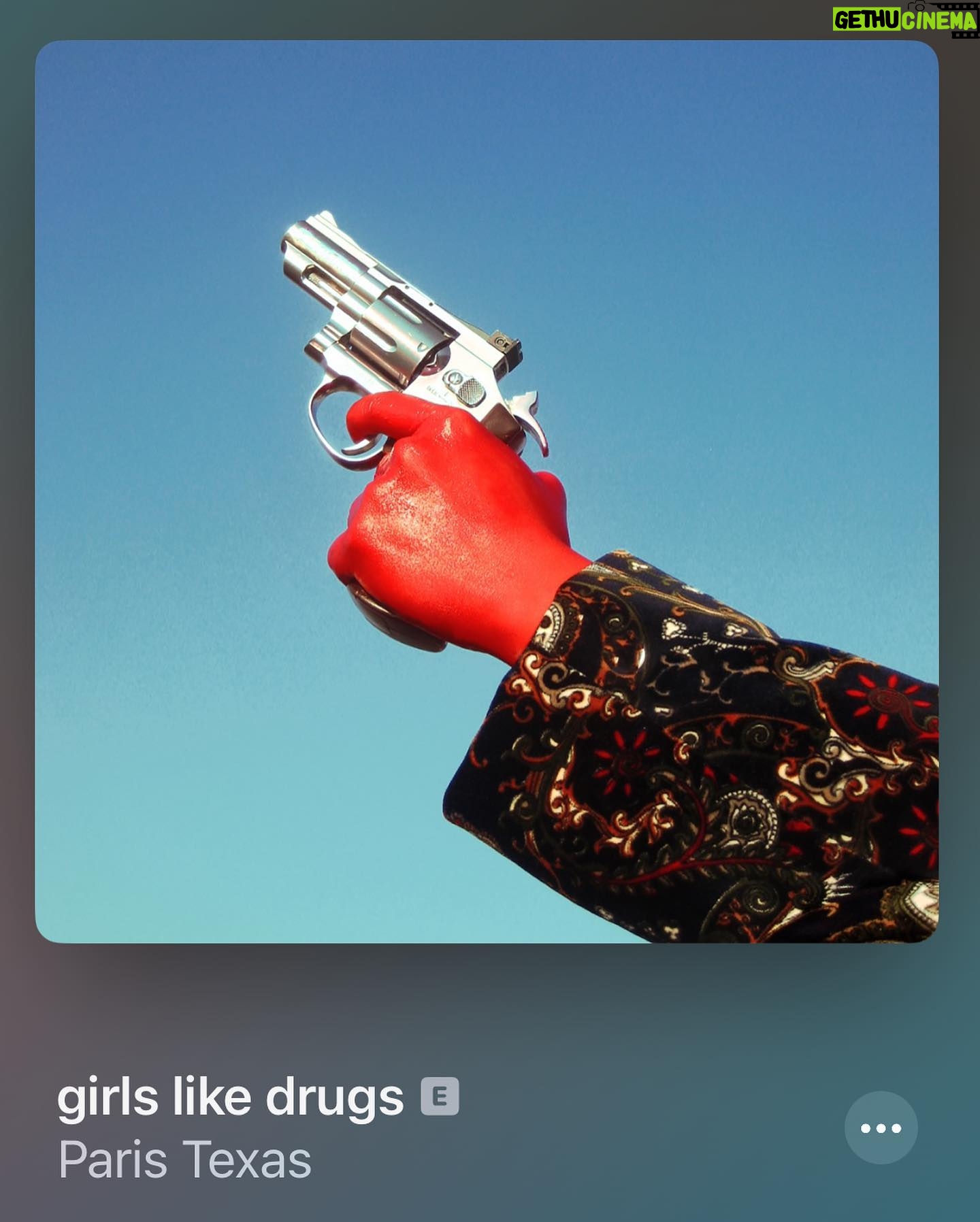 Harley Quinn Smith Instagram - what’s in my ears