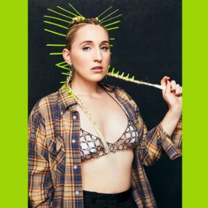 Harley Quinn Smith Instagram - zip tie hair spikes? don’t mind if I do 😏

new shoot with @maneaddicts out now!