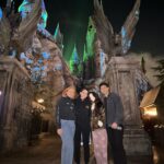 Harley Quinn Smith Instagram - I’ve always been wayyyyy too scared to go to @horrornights and then somehow I just ended up going twice in 3 days lol thank you for the tickets @unistudios !! #universalhhn