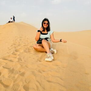 Harshita Ojha Instagram - Abu dhabi ka second day dump ✨
#abudhabi #dubai #dessert #ootd #harshitaojha