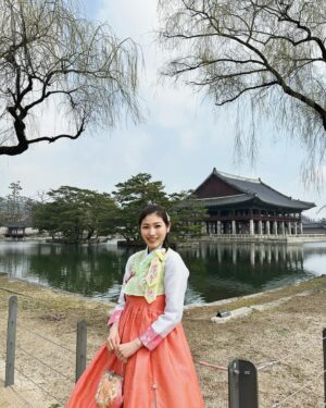 Haruka Tateishi Instagram - 時差投稿🕰️🙇初韓国旅行✈️🇰🇷
お初らしく、韓服きたり市場回ったり、伝統菓子を食べまくったり、同じアジアでもこんなに文化違うのかと勉強になりました😳

GWも終わりですねー！時の流れが早すぎてたまに切ない🥲5月も頑張っていきましょう！