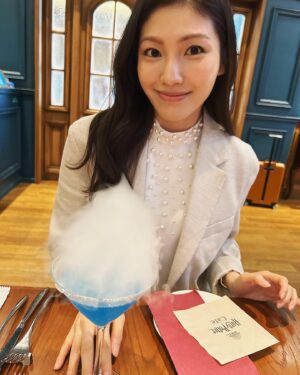 Haruka Tateishi Instagram - 実はディズニーに行った日に朝はハリポタカフェに行ってました🪄✨

写真撮ってる最中に割れて消えちゃった🥲
最近スマホのハリポタゲームも入れてコツコツ呪文レベル上げて遊んでます🪄

44レベルまで来たよ！やってる人いますか☺️？
少し先だけどスタジオツアーいくのも楽しみです🤤💕

皆さま良い週末を✨

#ハリーポッターカフェ #harrypotter