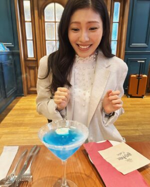 Haruka Tateishi Instagram - 実はディズニーに行った日に朝はハリポタカフェに行ってました🪄✨

写真撮ってる最中に割れて消えちゃった🥲
最近スマホのハリポタゲームも入れてコツコツ呪文レベル上げて遊んでます🪄

44レベルまで来たよ！やってる人いますか☺️？
少し先だけどスタジオツアーいくのも楽しみです🤤💕

皆さま良い週末を✨

#ハリーポッターカフェ #harrypotter