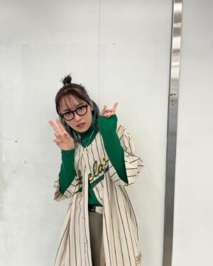 Haruka Kudo Instagram - .
カレンダーイベント、ありがとうございました〜🌐

tops:@aoyama_ladies  sizeM
bottom:@aoyama_ladies  sizeL
glasses:@resee.official 
#遥服#半目