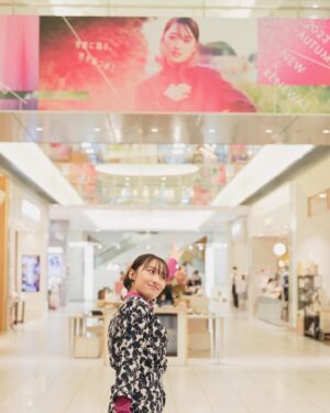 Haruka Kudo Instagram - . 
看板の前で大はしゃぎ❕(^_-)✋🏻

@parco_urawa_official 
@actress_ex 
@j_k_wang 
📸 @nk_photo