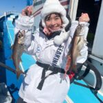Haruka Momokawa Instagram – サンスポさんの取材でえいあん丸さんにアカムツ釣りに行ってきました〜🎣❤️❤️❤️

3月5日(火)の新聞に載ります👏👏☺️☺️

強風すぎてめちゃめちゃ大変でした🤣🤣

残念ながらアカムツには会えず…
クロムツは33㎝の良型🖤
シロムツも小さいけど初めまして出来てよかったです🤍
カサゴちゃんも釣れました🫶❤️

初めてのアカムツ釣り難しかったけど楽しかった😚

もっと釣り上手くなりたいよー❤️❤️❤️

目指せ川目さん！！！ @kozukozu0615 👏❤️

 #サンスポ #えいあん丸 #アカムツ #クロムツ #シロムツ #釣りガール #釣り #fish #fishing